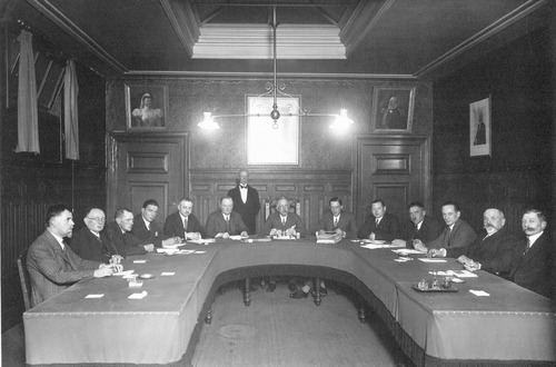 Bestand:Gemeenteraad 1932.jpg