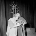 Jan van Delft als Smedje Smee, Musis Sacrum, juni 1955 (Foto J. de Bont, GAW fotonr. 81033]]