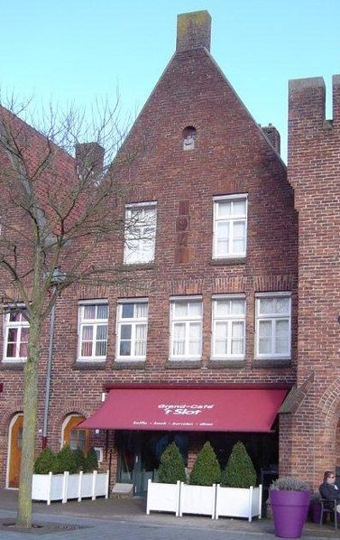 Bestand:Raadhuisplein 7.jpg